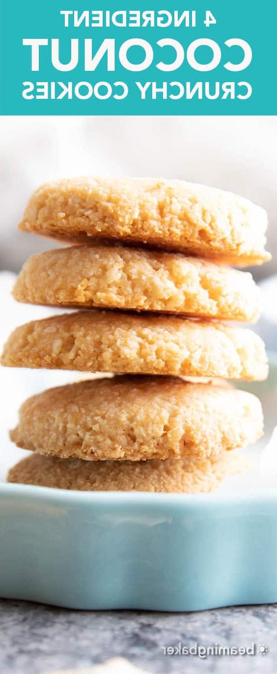 Knusprige Vegane Kokosplätzchen: Ein einfaches 4-Zutaten-Rezept für vegane Kekse mit dreifachem Kokosgenuss! #Vegan #Kekse #Kokos #VeganeKekse | Rezept auf BeamingBaker.com