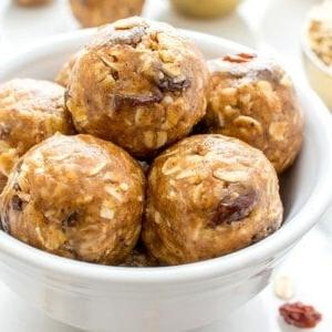 No Bake Oatmeal Raisin Bites (V+GF): A super easy, one bowl recipe for healthy energy bites bursting with oatmeal raisin cookie flavor. #Vegan #GlutenFree | BeamingBaker.com